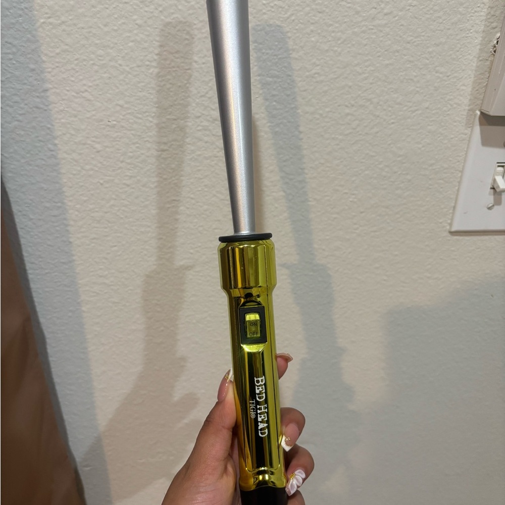 BedHead Metallic Gold and Silver Curling Wand